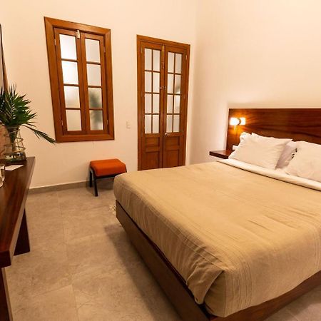 Plaza Chapala Hotel Екстер'єр фото