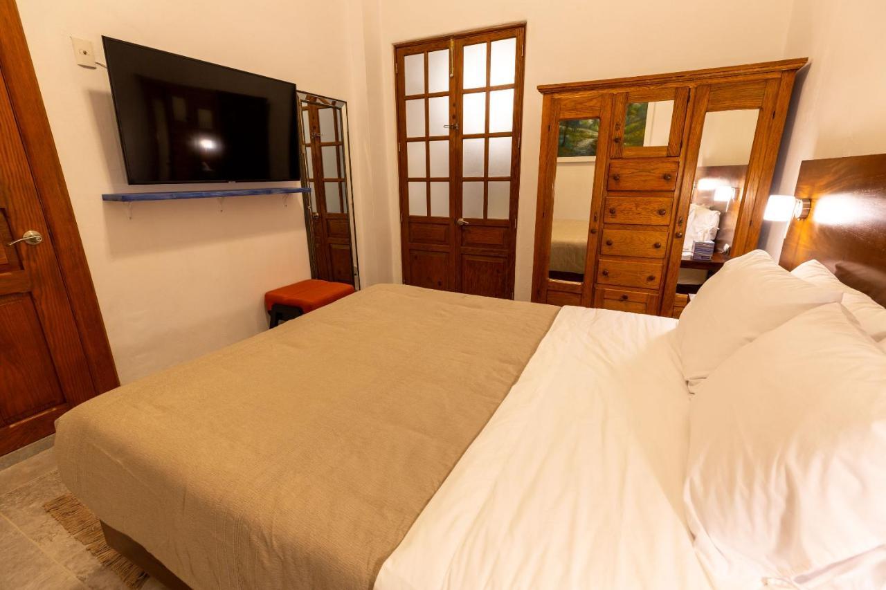 Plaza Chapala Hotel Екстер'єр фото